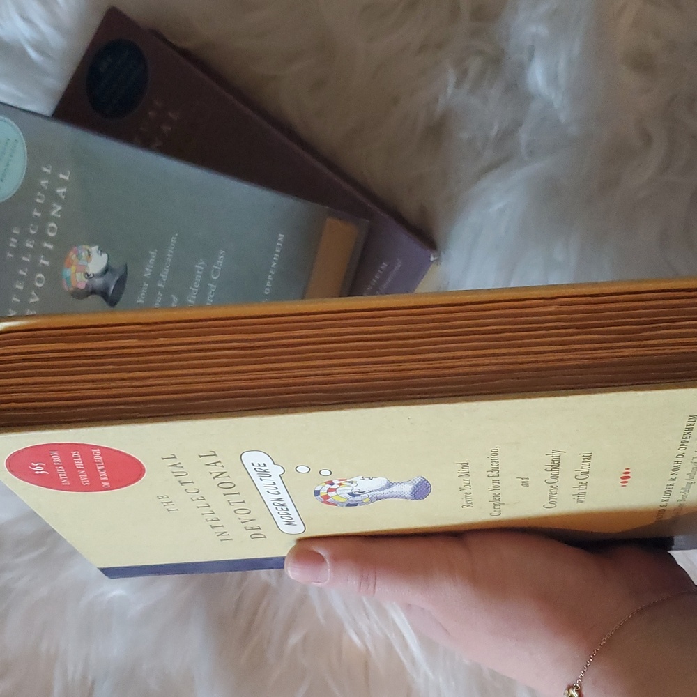The Intellectual Devotional Book Set - Blue, Purple, Beige - Picture 3 of 15